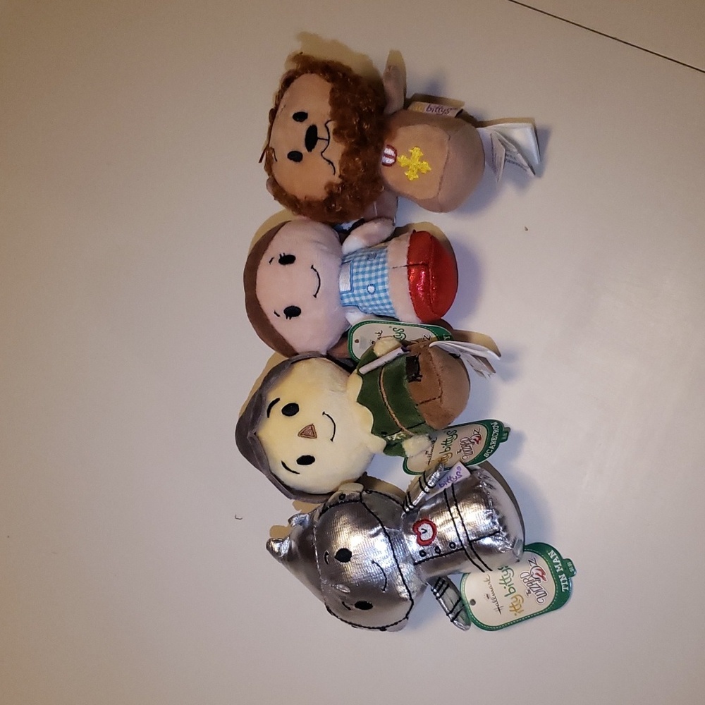 Warner Brothers Hallmark "itty bittys" The Wizard of Oz Plush Dolls